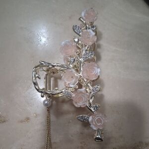 Floral Hair Clip with Pearls